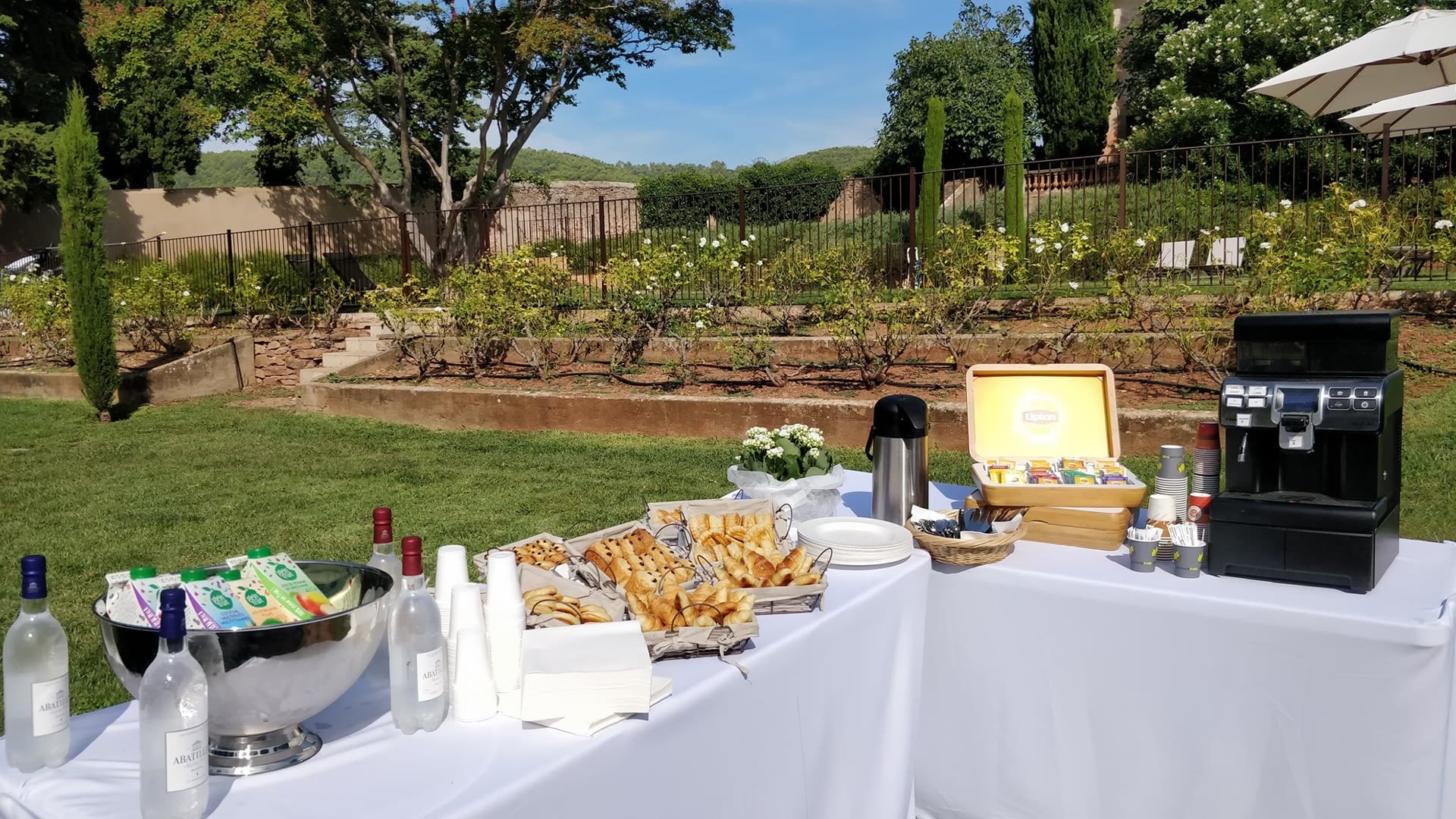 Petit-déjeuner d'affaires — Le premier moment donne le ton.